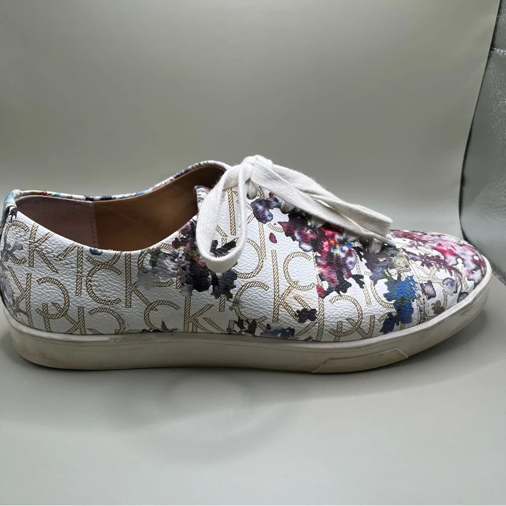 Calvin Klein Imilia Sneakers Floral on White Background Sz‎ 9.5